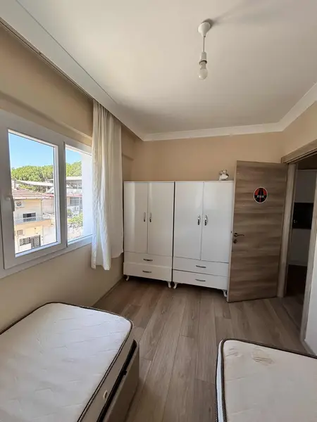 KÖŞE KONUMDA BALKONLU 1+1 EŞYALI KİRALIK DAİRE küçük görsel 9