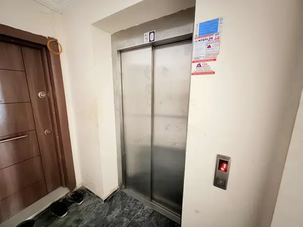 İsabeylide Satılık Eşyalı Kiracılı Balkonlu 1+1 Daire küçük görsel 18
