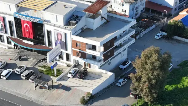 - Cumhuriyet Mah. Karayolu Üzeri Satılık Bina