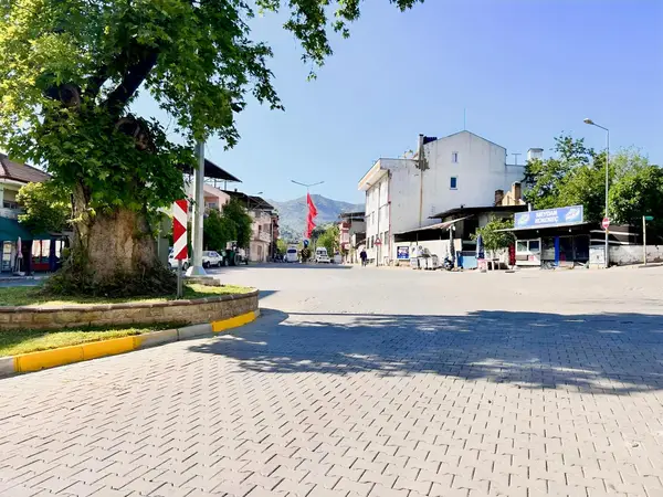 İsabeylide bulvar üzeri kiralık 3 katlı dükkan küçük görsel 26