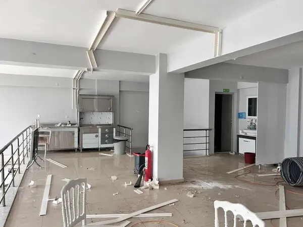İsabeylide bulvar üzeri kiralık 3 katlı dükkan küçük görsel 27
