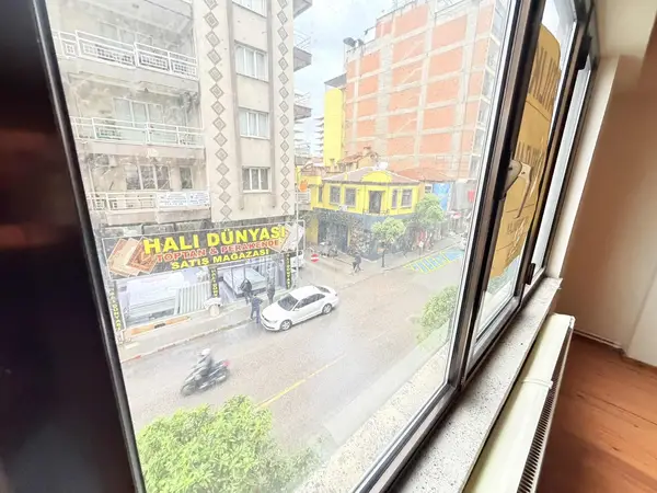 Hürriyet Caddesi Üzeri Satılık 3+1 Daire küçük görsel 4