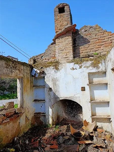 müstakil eski köy evi
