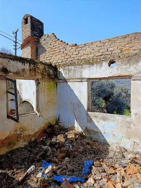 müstakil eski köy evi küçük görsel 3