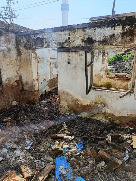 müstakil eski köy evi küçük görsel 4
