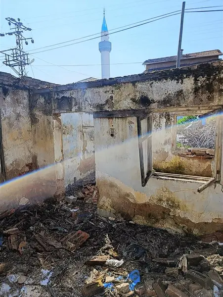 müstakil eski köy evi küçük görsel 9