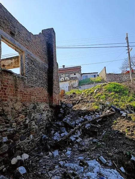 müstakil eski köy evi küçük görsel 12